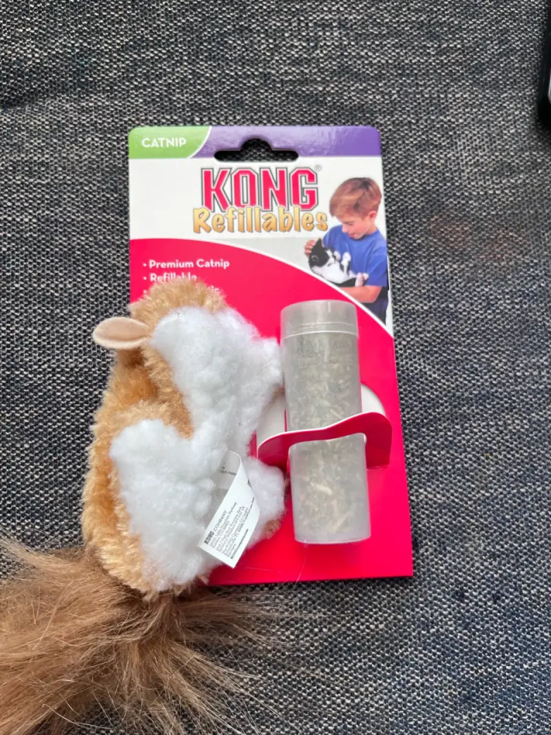 Juguetes para gatos Aikiou y Kong con catnip - 2