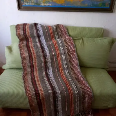 Manta tejida a rayas multicolor - miniatura 1