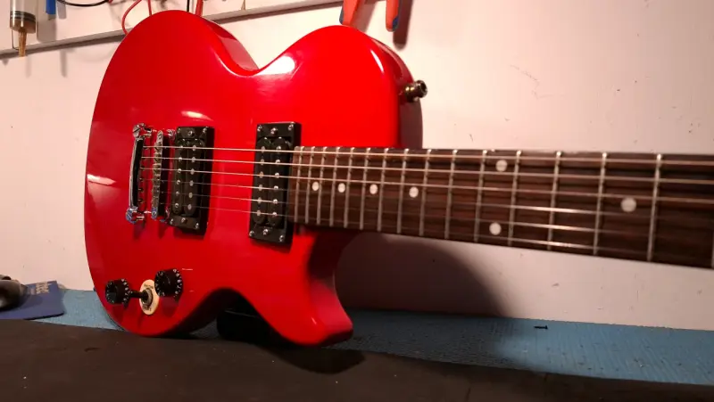 Guitarra Epiphone modelo Gibson - 1