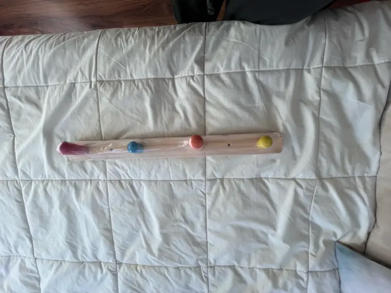 Perchero de madera infantil IKEA FLISAT - 1