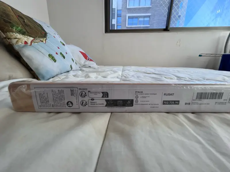 Perchero de madera infantil IKEA FLISAT - 3