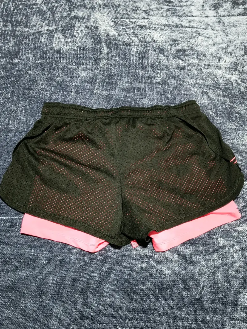 Shorts deportivos negros con rosados Champion - 2
