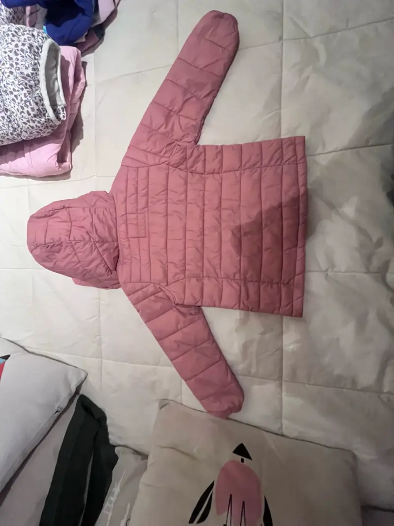 Chaqueta acolchada rosa para niña con capucha - 4