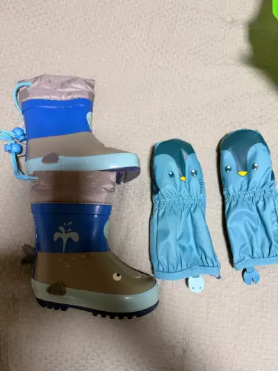 Botas de lluvia y guantes impermeables para niños - miniatura 1