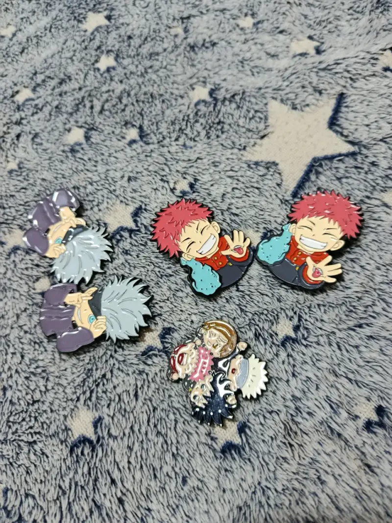 Set de pines de anime variados - 6
