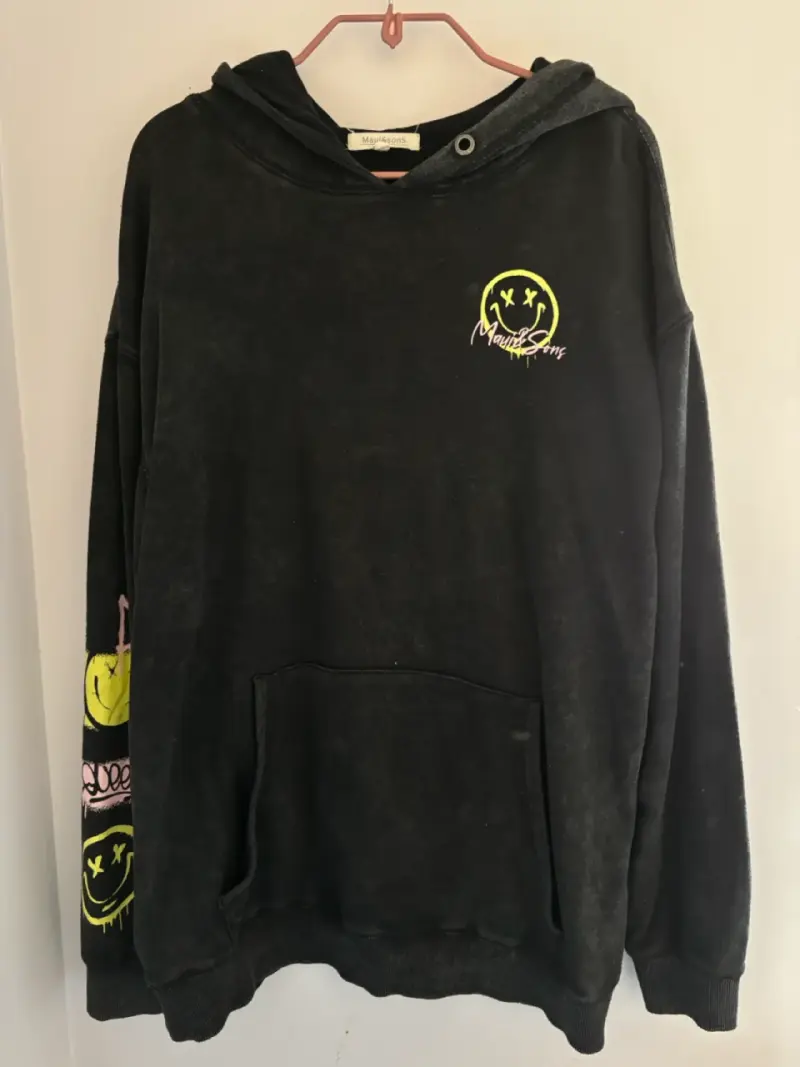 Polerón con capucha Maui & Sons negro estampado - 1