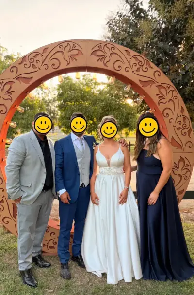 Vestido de novia blanco con encaje Katherine - miniatura 5