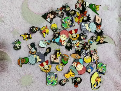 Set de pines de anime variados - miniatura 2