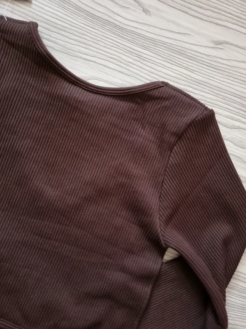 Polera manga larga marrón de canalé - 4