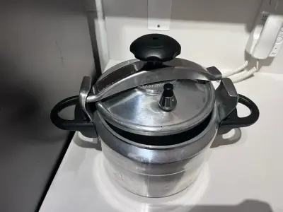 Olla a presión de aluminio Marmicoc - miniatura 1