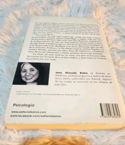 Libro 'Las Diosas de Cada Mujer' de Jean Shinoda Bolen - miniatura 2