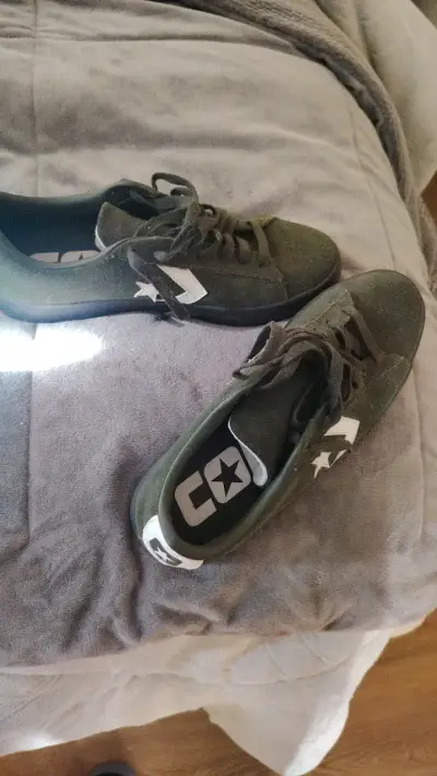 Zapatillas Converse verdes de gamuza N°40 - miniatura 1