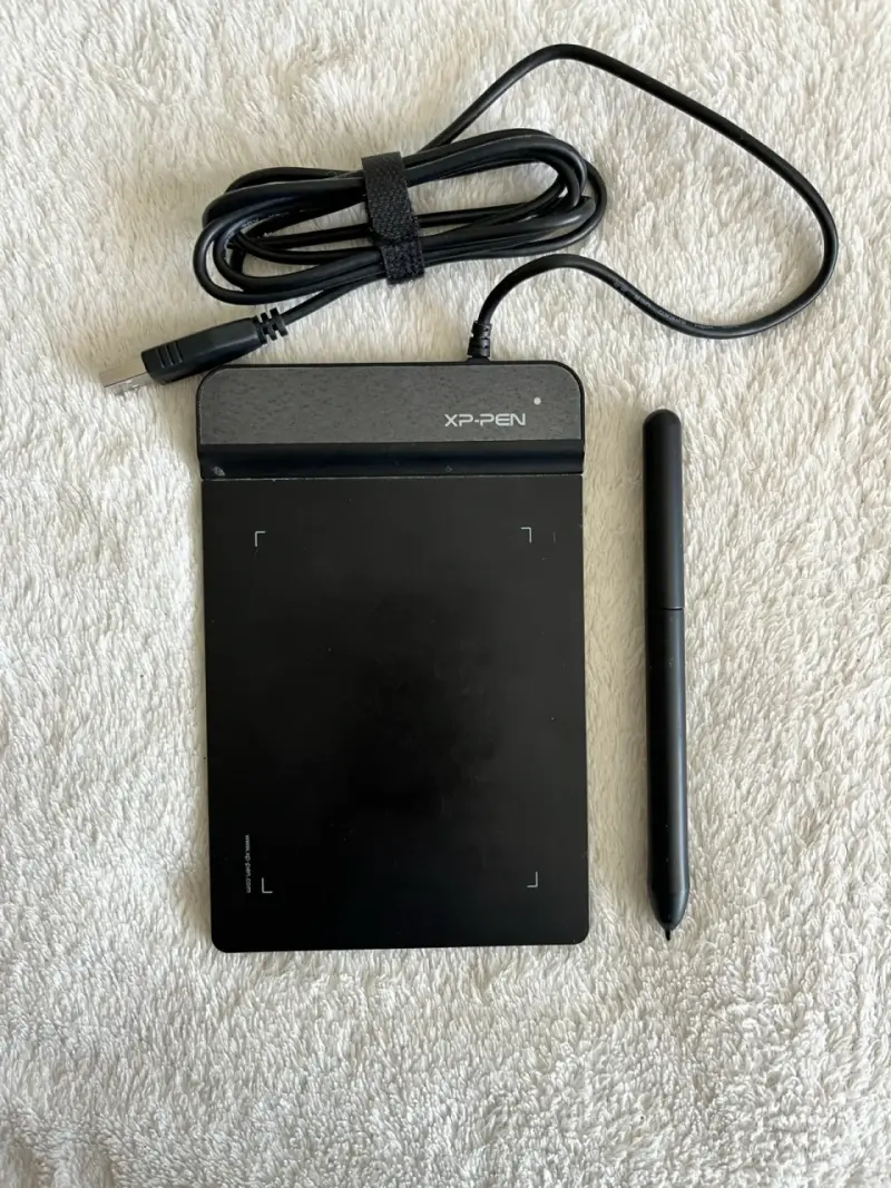 Tableta gráfica XP-Pen con lápiz y cable - 1