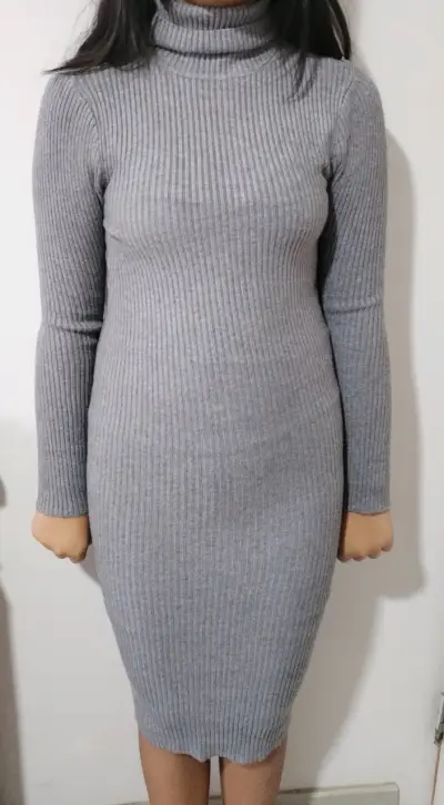 Vestido de punto ajustado en varios colores - miniatura 3
