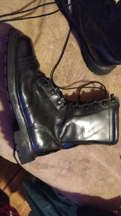 Botas de cuero negro para hombre - miniatura 2