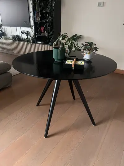 Mesa de Comedor Redonda de Madera Negra - miniatura 1