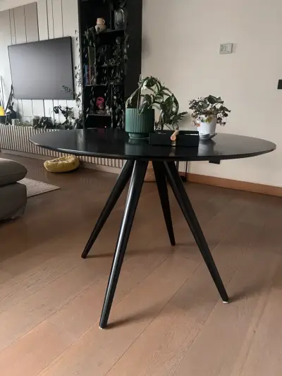 Mesa de Comedor Redonda de Madera Negra - miniatura 2