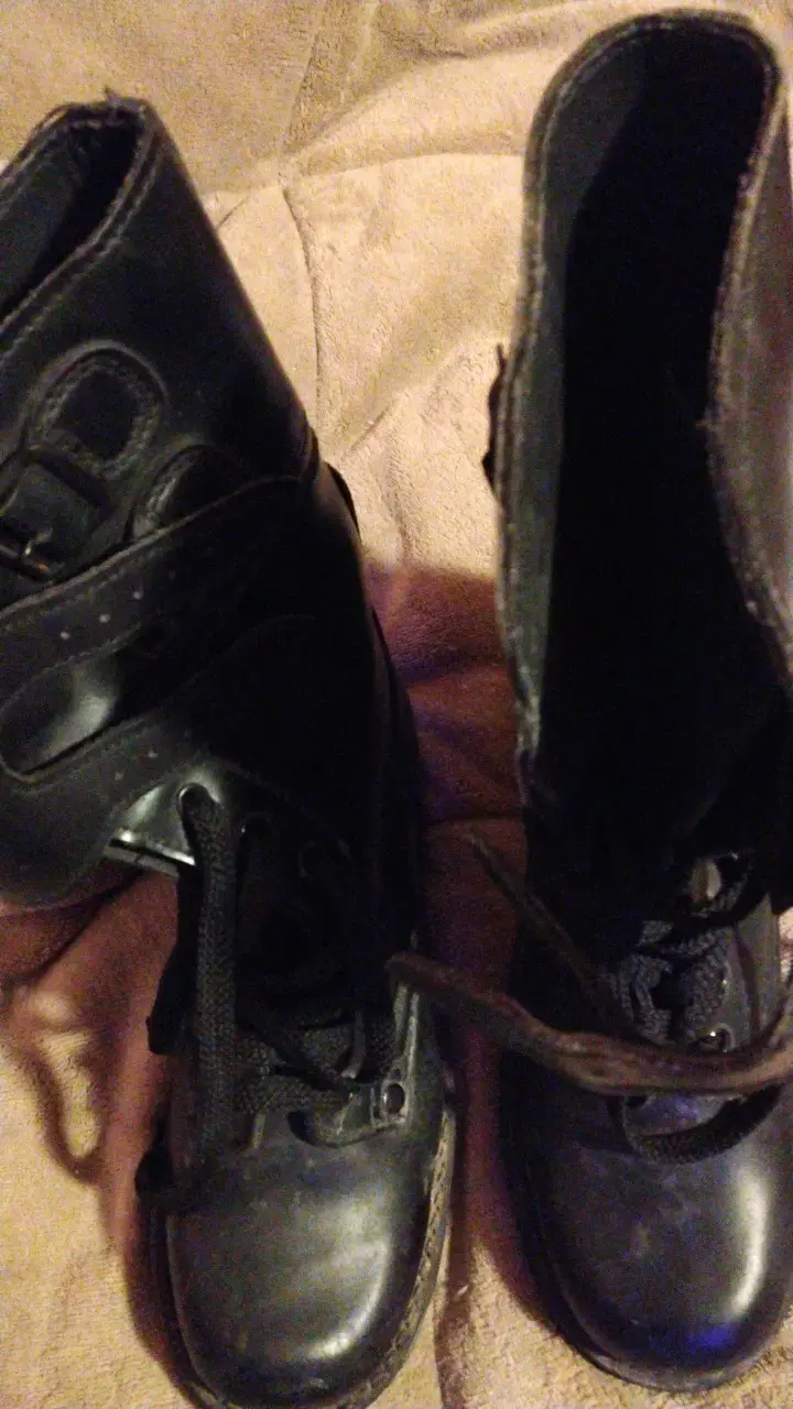 Botas de cuero negro para hombre - 1