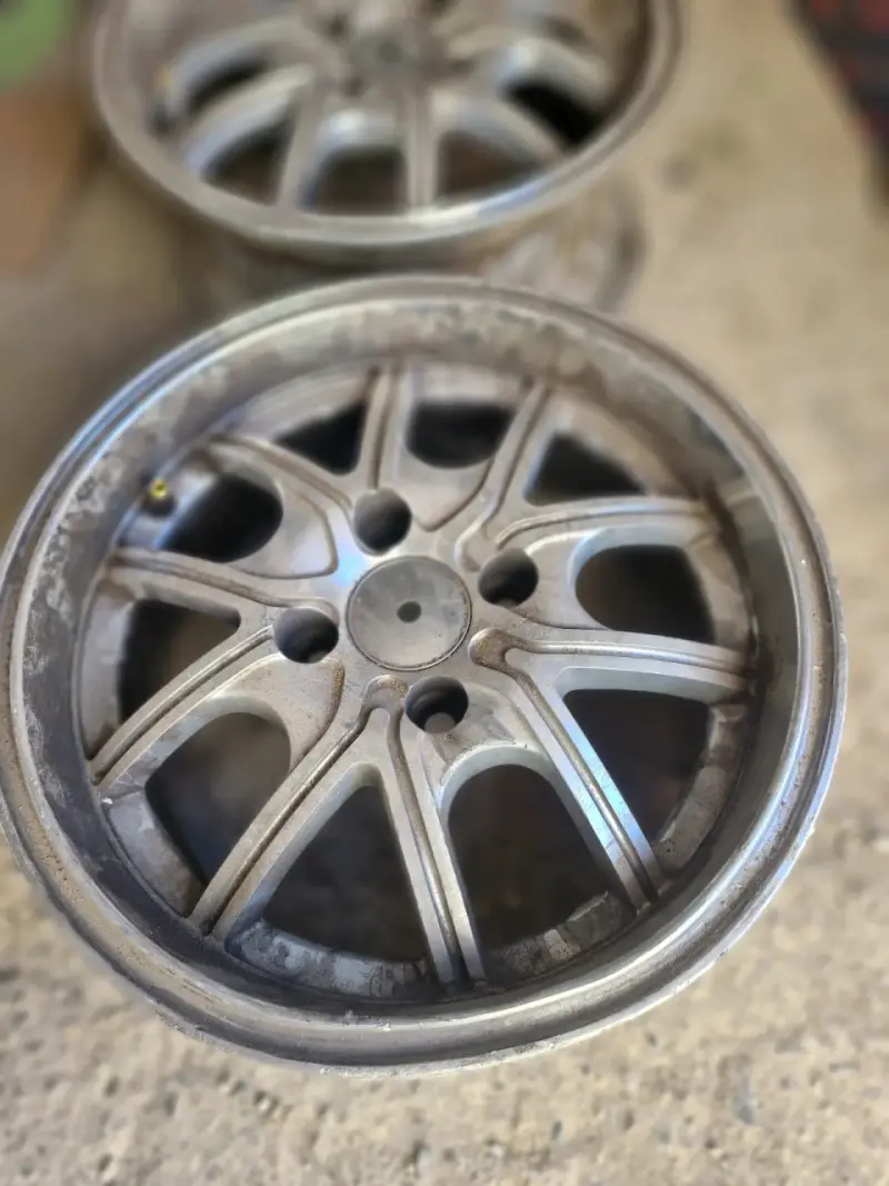 Llantas de aleación para auto usadas - 2