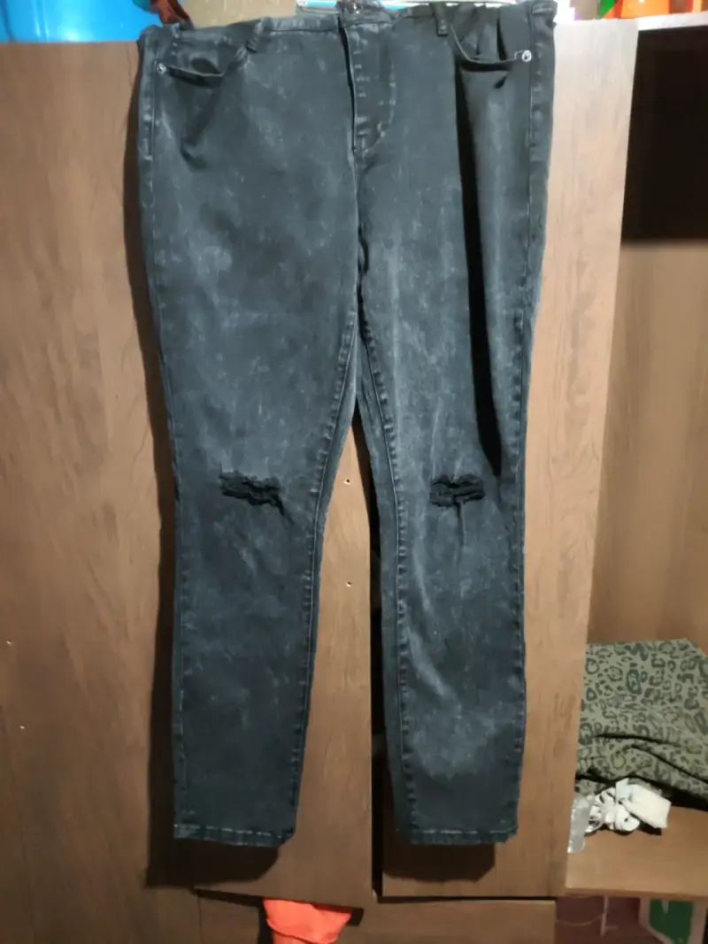 Jeans de mezclilla rasgados para mujer - 1