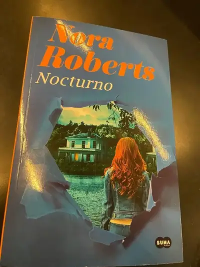 Libro 'Nocturno' de Nora Roberts en buen estado - miniatura 1