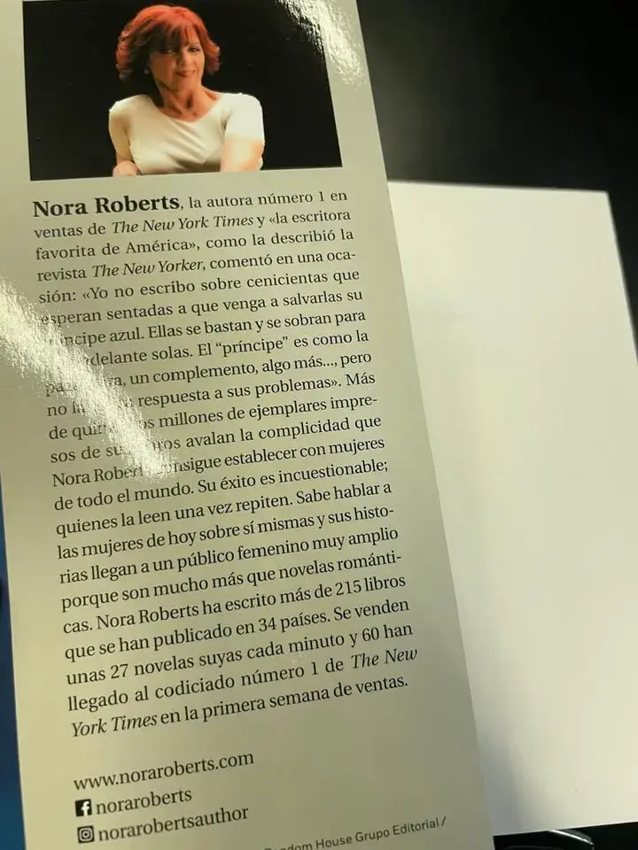 Libro 'Nocturno' de Nora Roberts en buen estado - 2