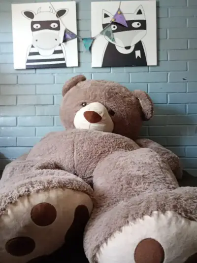 Gran oso de peluche marrón suave - miniatura 1