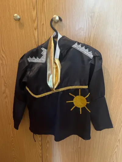 Traje norte (tirana) con diseño de sol talla 10/12 - miniatura 1
