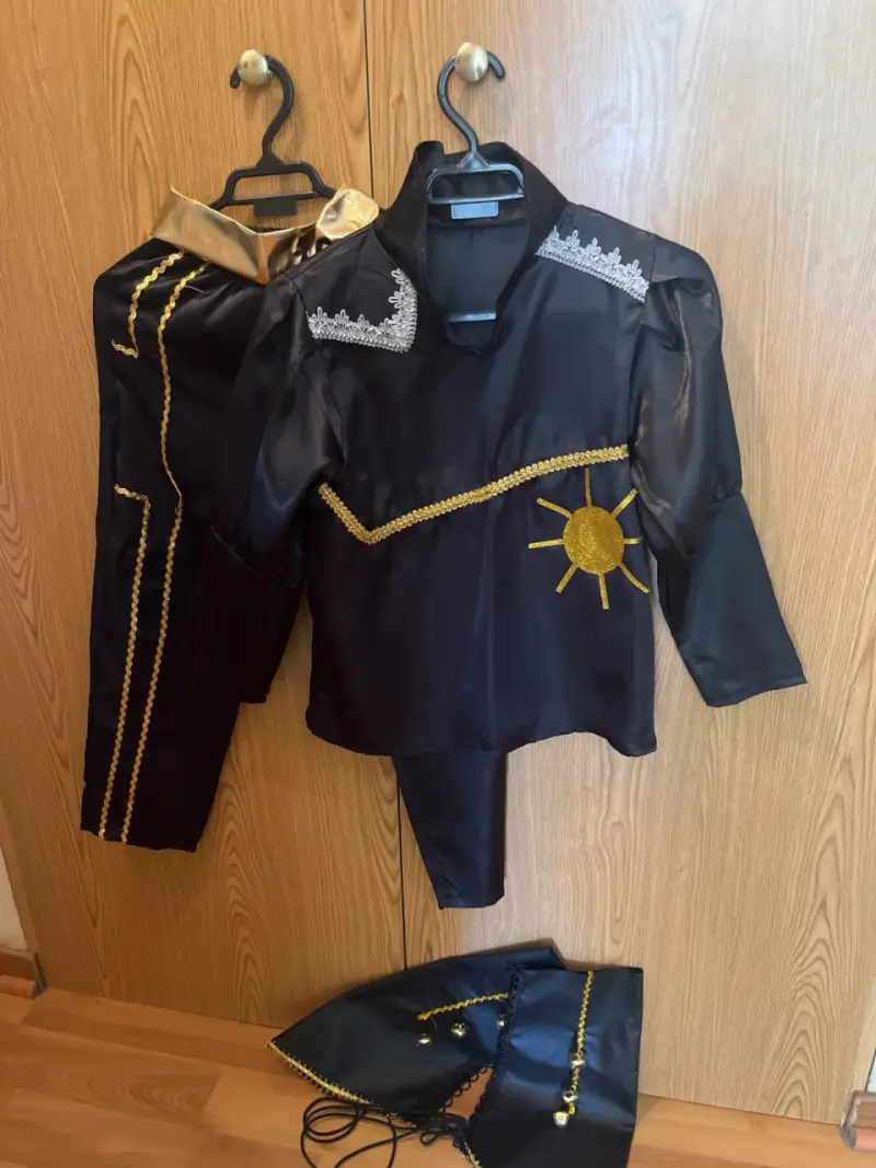 Traje norte (tirana) con diseño de sol talla 10/12 - 4
