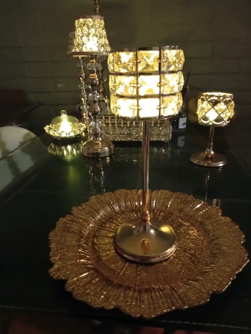 Juego de lámparas decorativas doradas con bandeja - 2