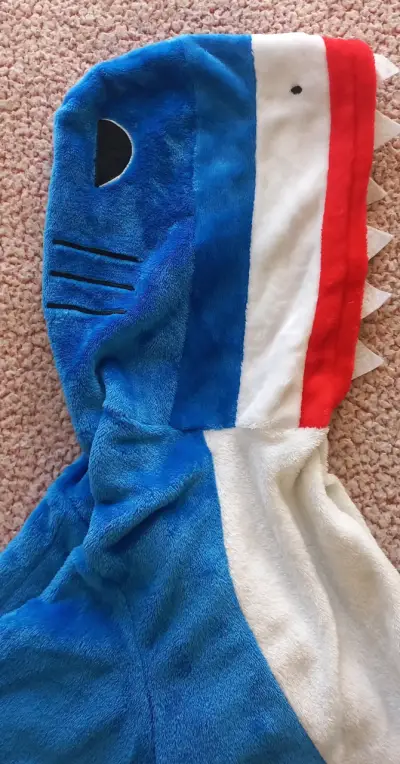 Pijama / Disfraz de tiburón azul para niños - miniatura 2