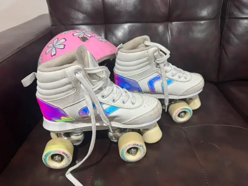 Patines Decathlon 36 de 4 ruedas blancos + casco - 3