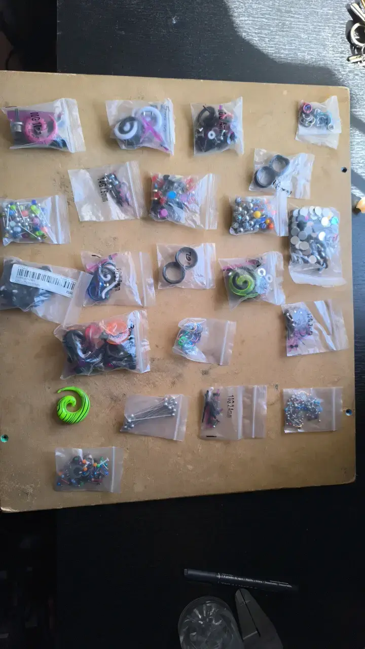 Set de piercings variados para cuerpo