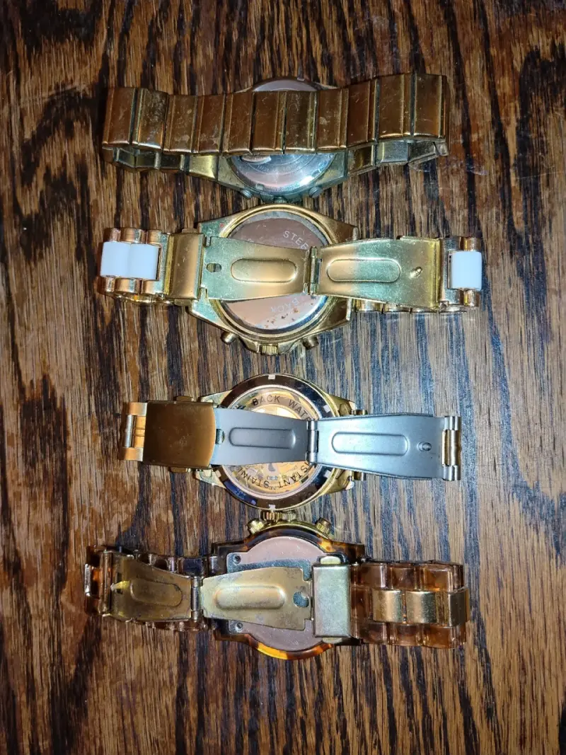 Set de 4 relojes dorados para hombre - 4