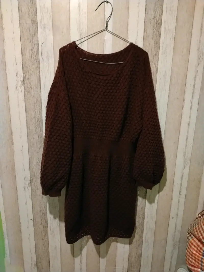 Vestido tejido marrón manga larga