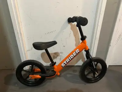 Bicicleta de equilibrio Strider Sport naranja para niños - miniatura 3