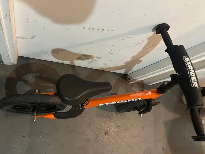 Bicicleta de equilibrio Strider Sport naranja para niños - 4