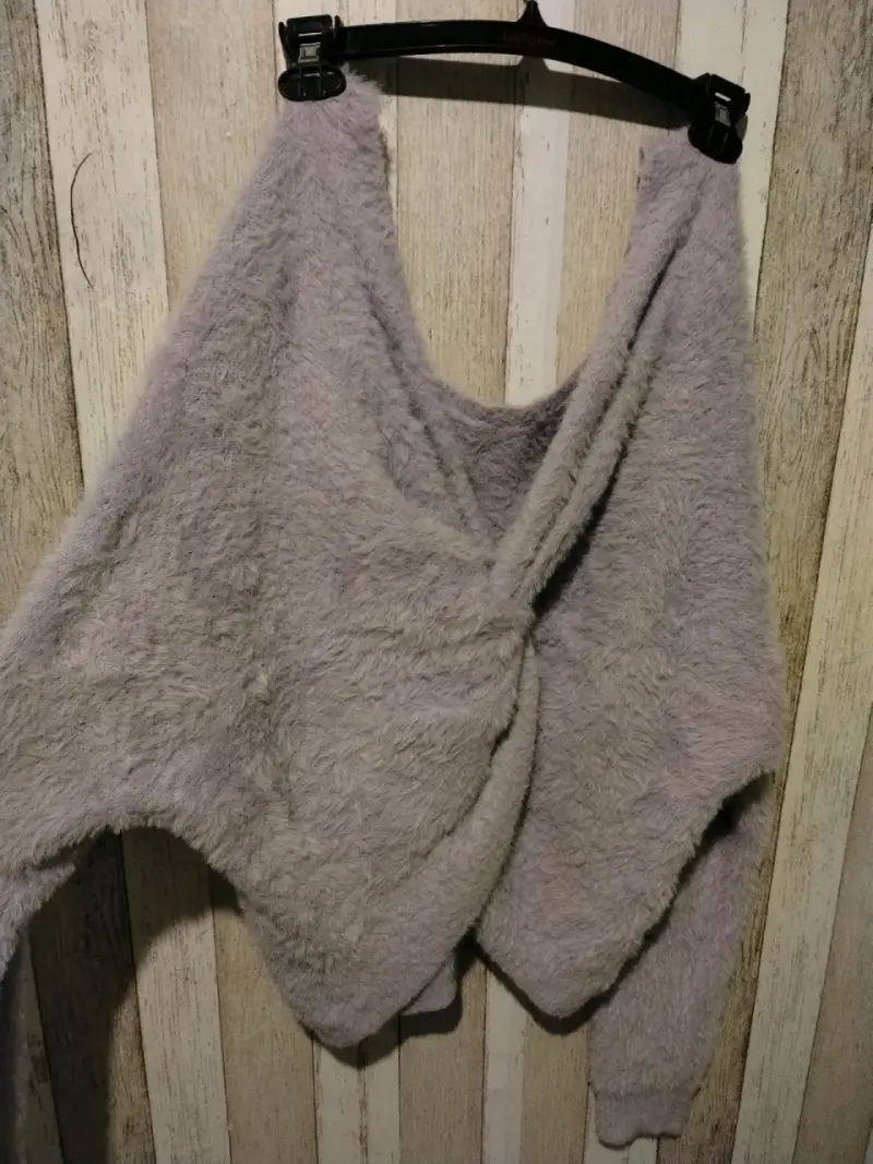 Suéter de lana gris suave para mujer - 2