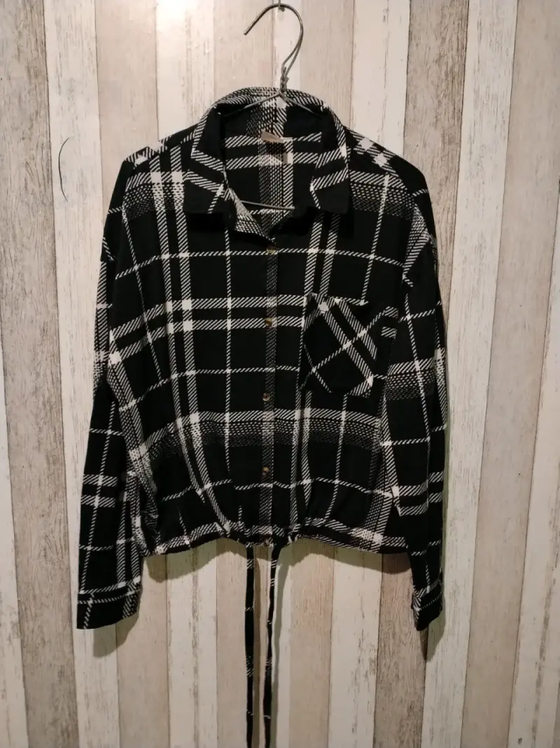 Camisa de cuadros negra y blanca para mujer