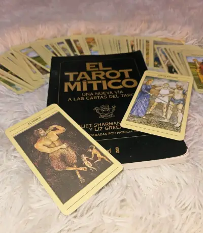Set de Cartas El Tarot Mítico con Guía - miniatura 3