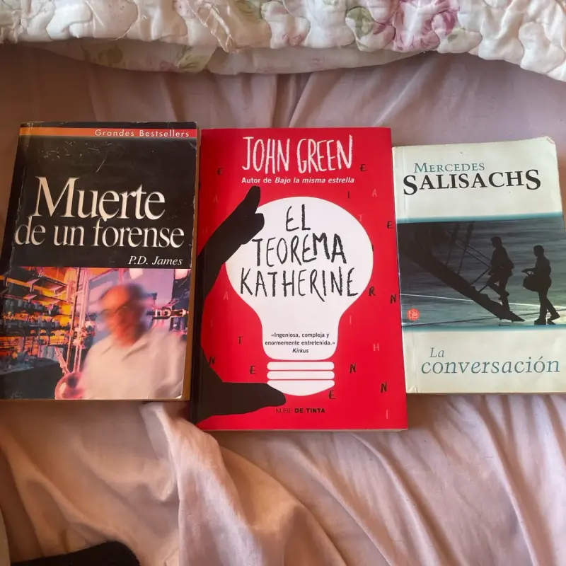 Lote de 3 libros: Muerte de un Forense, El Teorema Katherine, La Conversación - 1