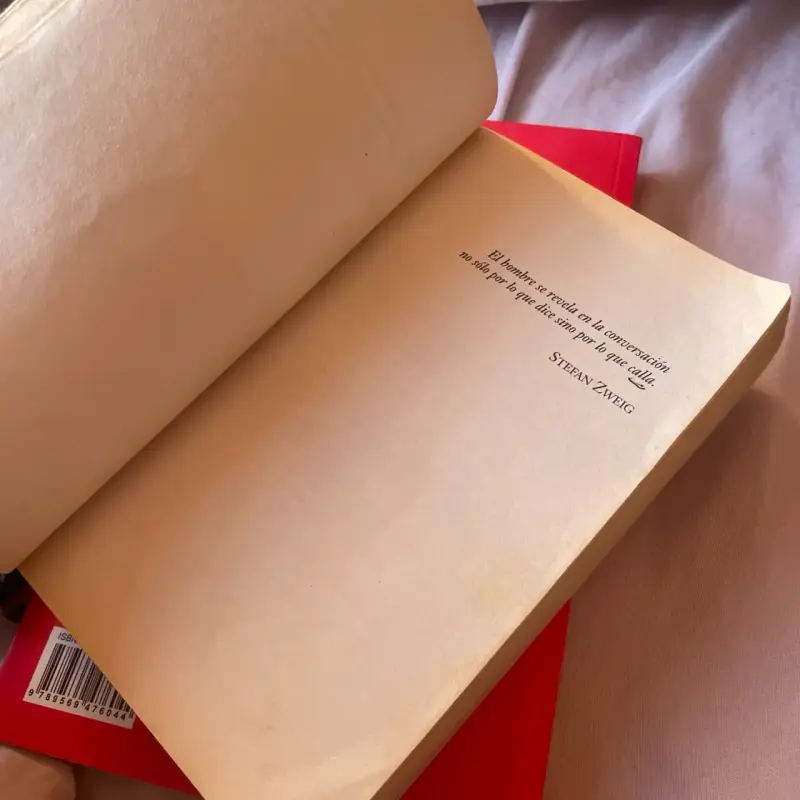 Lote de 3 libros: Muerte de un Forense, El Teorema Katherine, La Conversación - 3