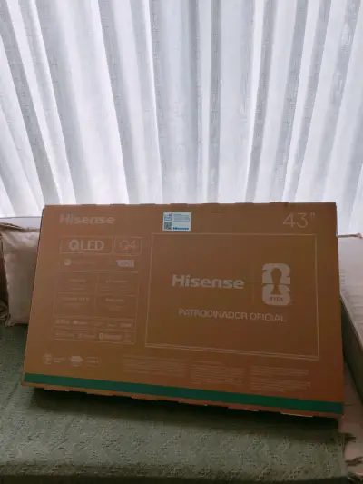 Smart TV Hisense 43 pulgadas QLED FHD - miniatura 1