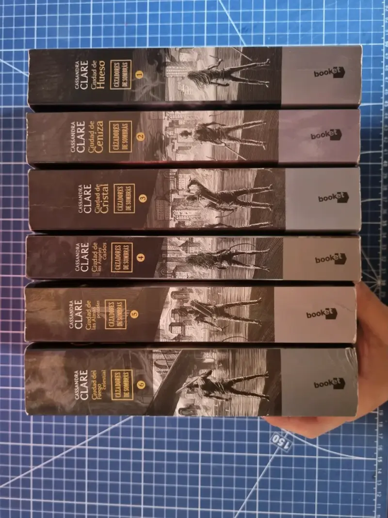 libros Cazadores de Sombras de Cassand - 2