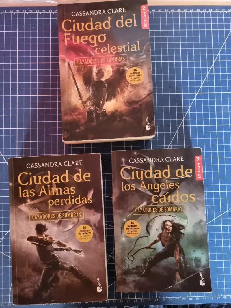 libros Cazadores de Sombras de Cassand - 3