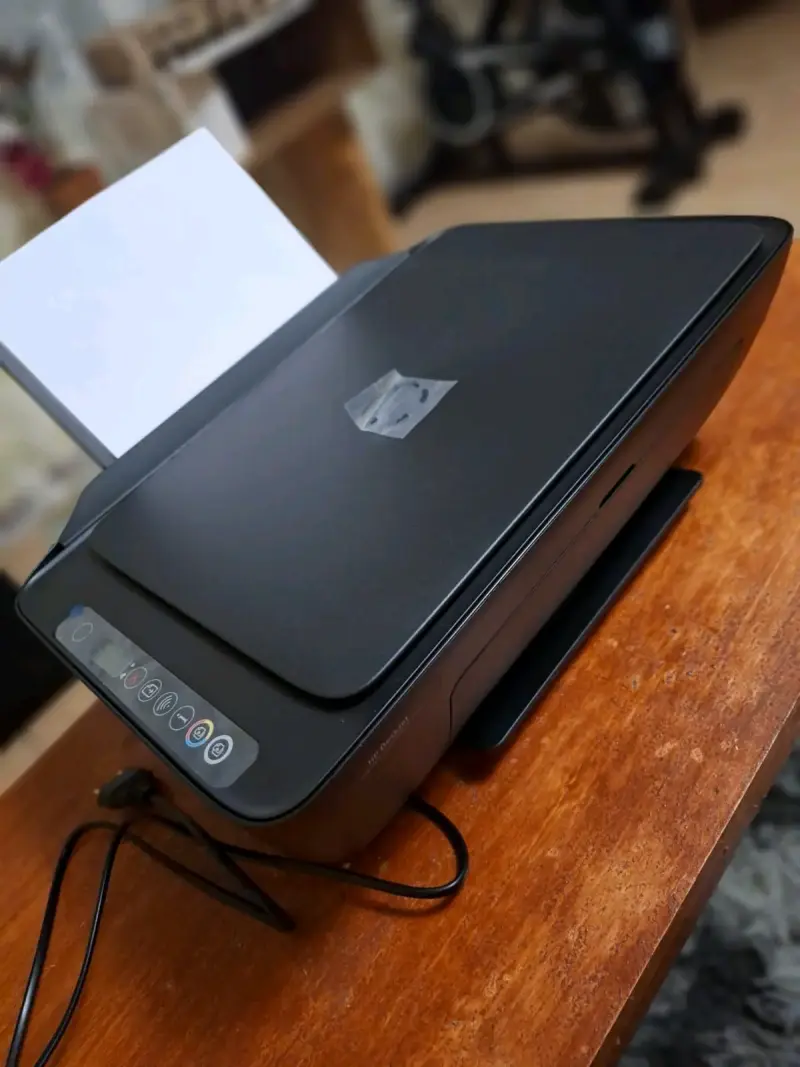 Impresora multifuncional HP DeskJet 2700 - 2