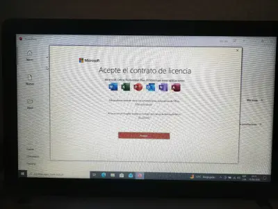 Notebook ASUS X540M con cargador incluído - miniatura 2