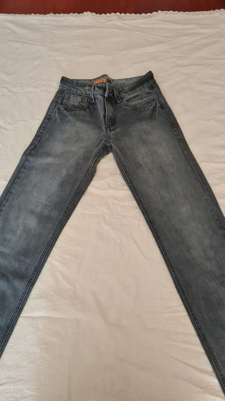 Jeans levi strauss, jeans MUV2 y camisas varias - 1