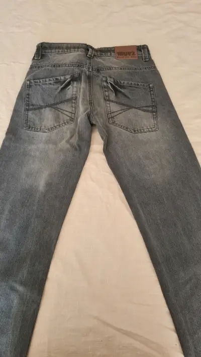 Jeans levi strauss, jeans MUV2 y camisas varias - miniatura 2