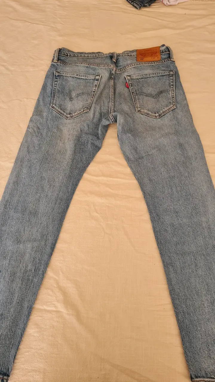 Jeans levi strauss, jeans MUV2 y camisas varias - 4